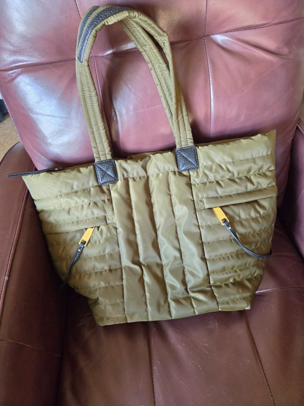 Quilted Olive Green Tote Bag/Overnight Bag - Picture 2 of 4
